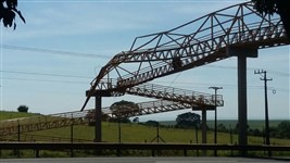 Acidentes em viaduto da Avenida Horácio Racanelo, em Maringá, deixam autoridades de trânsito em alerta